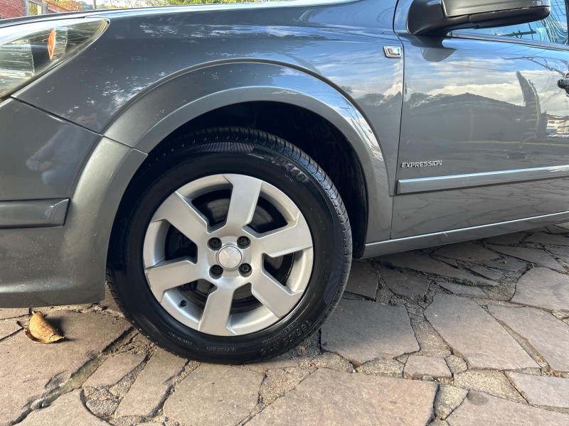 VECTRA 2.0 MPFI EXPRESSION 8V 140CV FLEX 4P MANUAL - 2008 - TRêS COROAS
