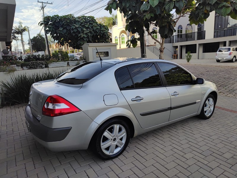 MÉGANE 2.0 DYNAMIQUE SEDAN 16V GASOLINA 4P AUTOMÁTICO - 2009 - LAJEADO