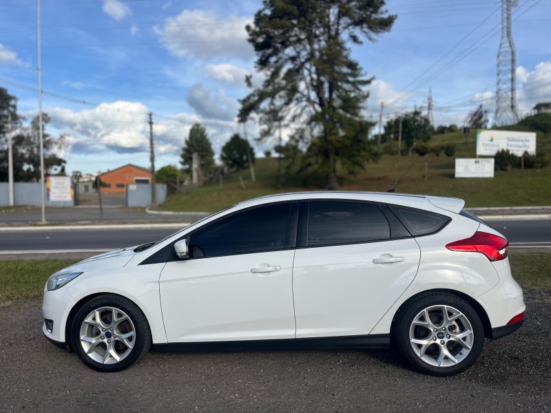 FOCUS 2.0 SE HATCH 16V FLEX 4P AUTO - 2016 - FARROUPILHA