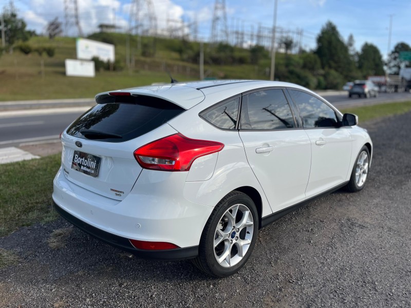 FOCUS 2.0 SE HATCH 16V FLEX 4P AUTO - 2016 - FARROUPILHA