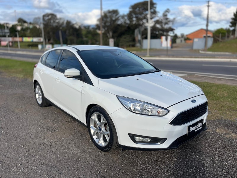 FOCUS 2.0 SE HATCH 16V FLEX 4P AUTO - 2016 - FARROUPILHA
