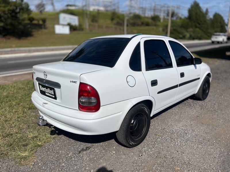 CLASSIC 1.0 MPFI LIFE 8V GASOLINA 4P MANUAL - 2005 - FARROUPILHA