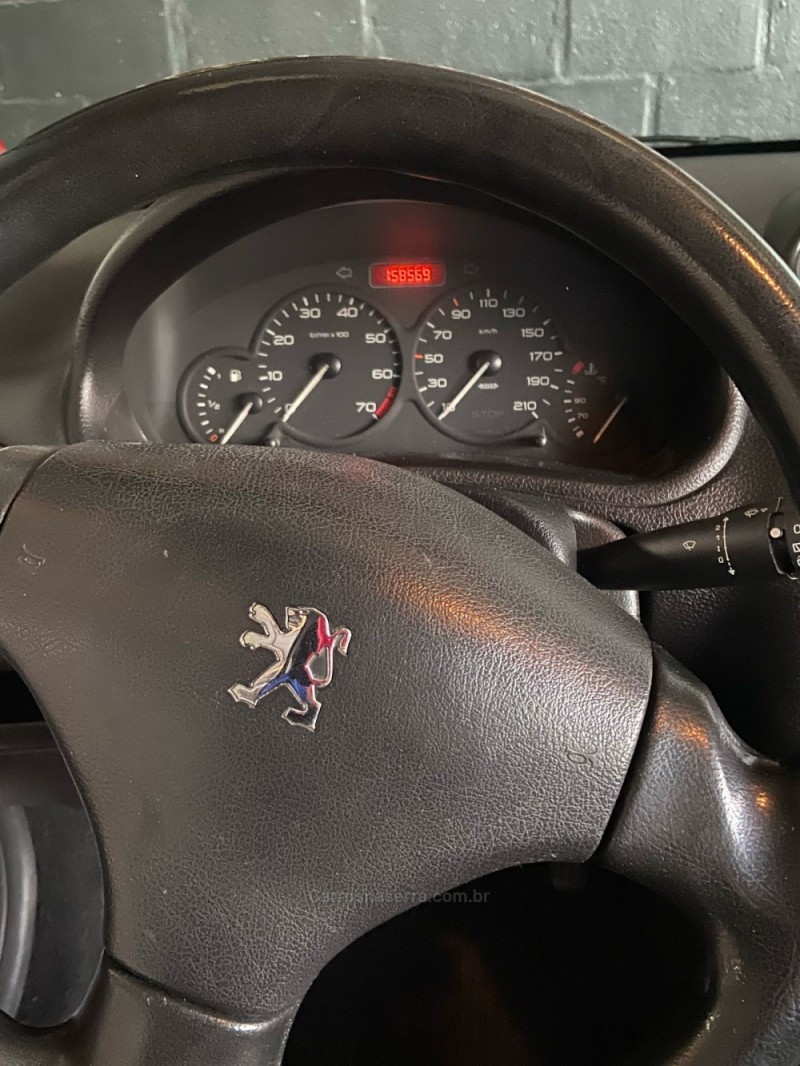206 1.0 SELECTION 16V GASOLINA 2P MANUAL - 2004 - CAXIAS DO SUL