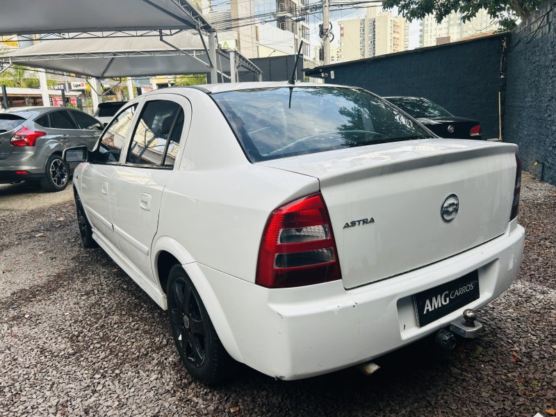 ASTRA 2.0 MPFI ADVANTAGE SEDAN 8V FLEX 4P MANUAL - 2007 - CAXIAS DO SUL