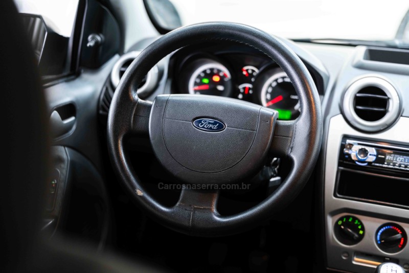 FIESTA 1.6 MPI CLASS 8V GASOLINA 4P MANUAL - 2013 - PORTO ALEGRE