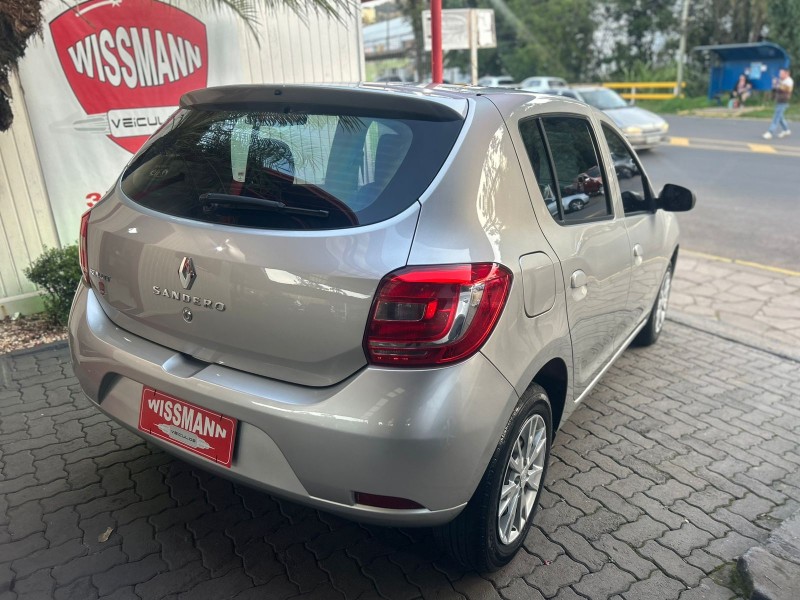 SANDERO 1.0 AUTHENTIQUE 12V FLEX 4P MANUAL - 2018 - TRêS COROAS