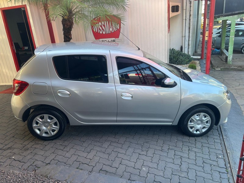 SANDERO 1.0 AUTHENTIQUE 12V FLEX 4P MANUAL - 2018 - TRêS COROAS