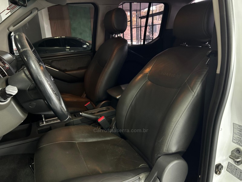 FRONTIER 2.5 SL 4X4 CD TURBO ELETRONIC DIESEL 4P AUTOMÁTICO - 2014 - CAXIAS DO SUL