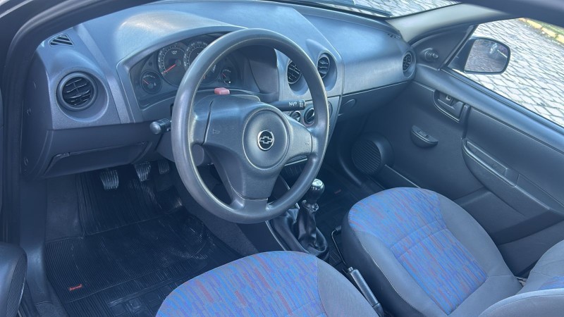 CELTA 1.0 MPFI SPIRIT 8V FLEX 4P MANUAL - 2011 - FARROUPILHA