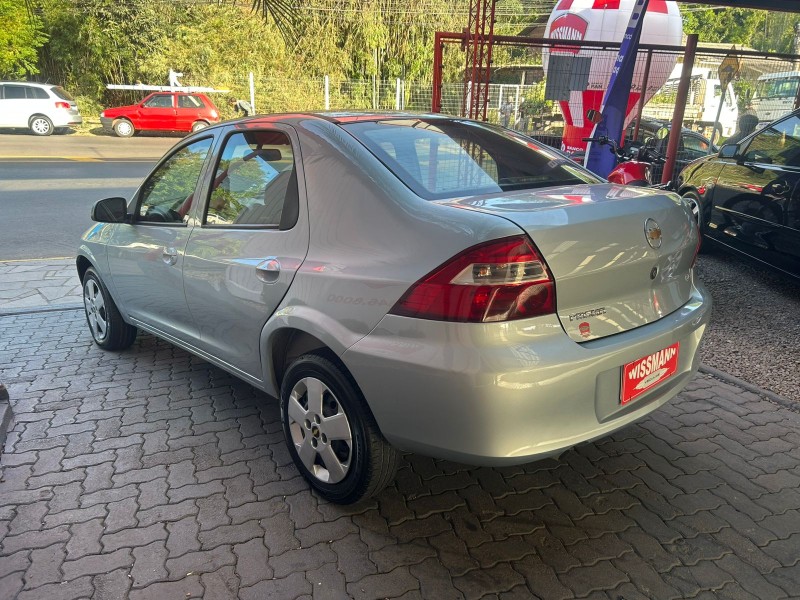 PRISMA 1.4 MPFI MAXX 8V FLEX 4P MANUAL - 2010 - TRêS COROAS