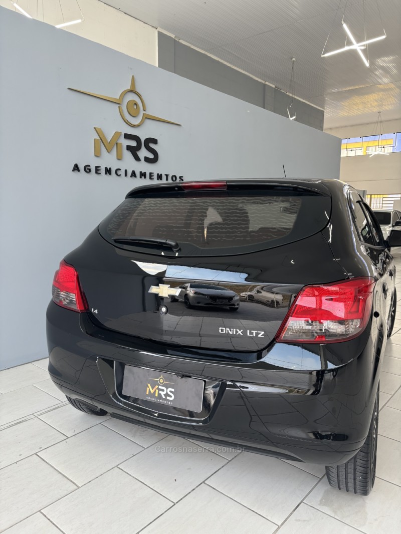 ONIX 1.4 MPFI LTZ 8V FLEX 4P MANUAL - 2016 - CAXIAS DO SUL