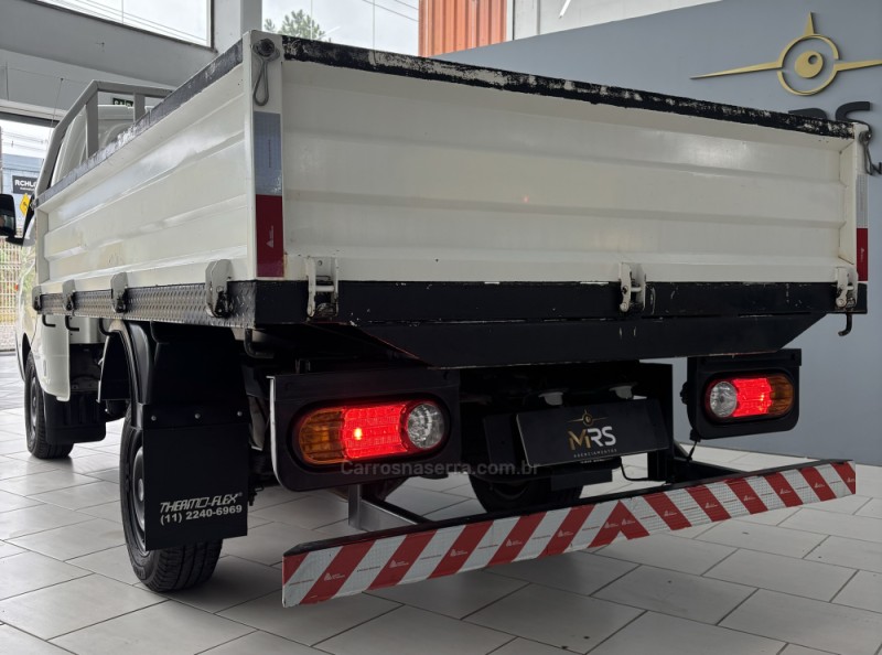 HR 2.5 LONGO COM CAÇAMBA 4X2 16V 130CV TURBO INTERCOOLER DIESEL 2P MANUAL - 2016 - CAXIAS DO SUL