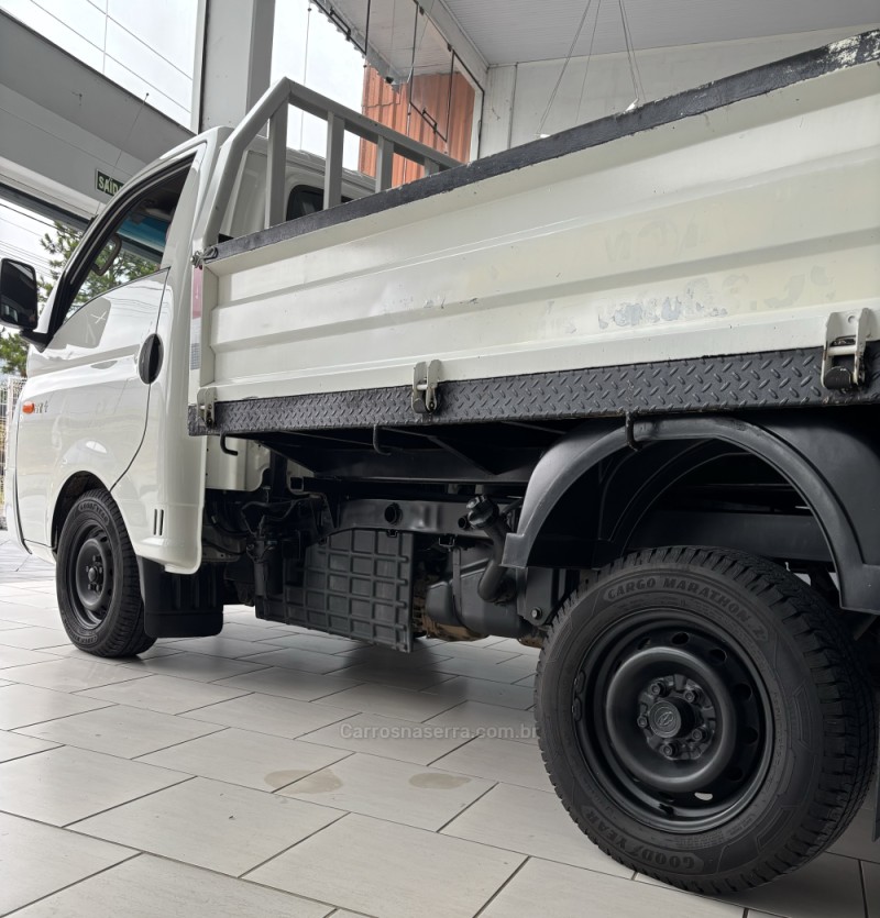HR 2.5 LONGO COM CAÇAMBA 4X2 16V 130CV TURBO INTERCOOLER DIESEL 2P MANUAL - 2016 - CAXIAS DO SUL