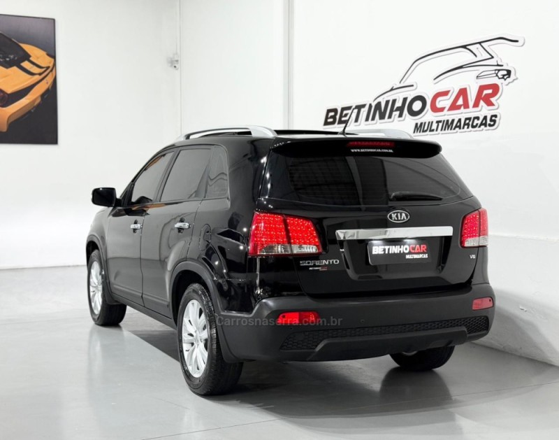 SORENTO 3.3 EX V6 24V GASOLINA 4P 7 LUGARES AUTOMATICO - 2012 - ESTâNCIA VELHA