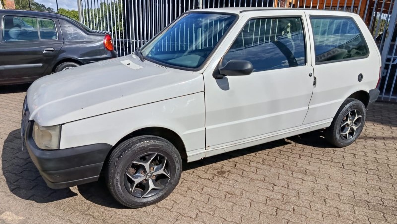 uno 1.0 mille 8v gasolina 2p manual 2006 portao