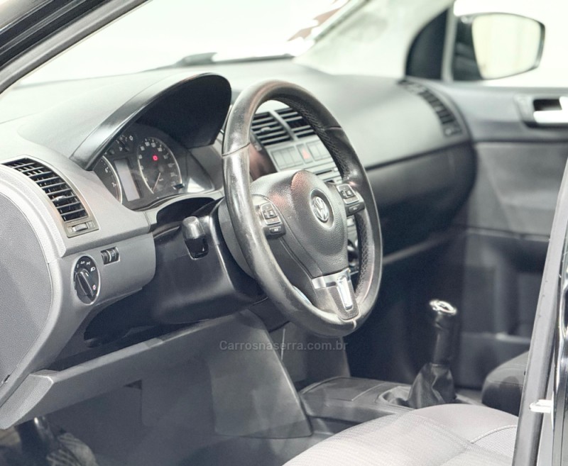 POLO 1.6 MI COMFORTLINE 8V FLEX 4P MANUAL - 2014 - ESTâNCIA VELHA