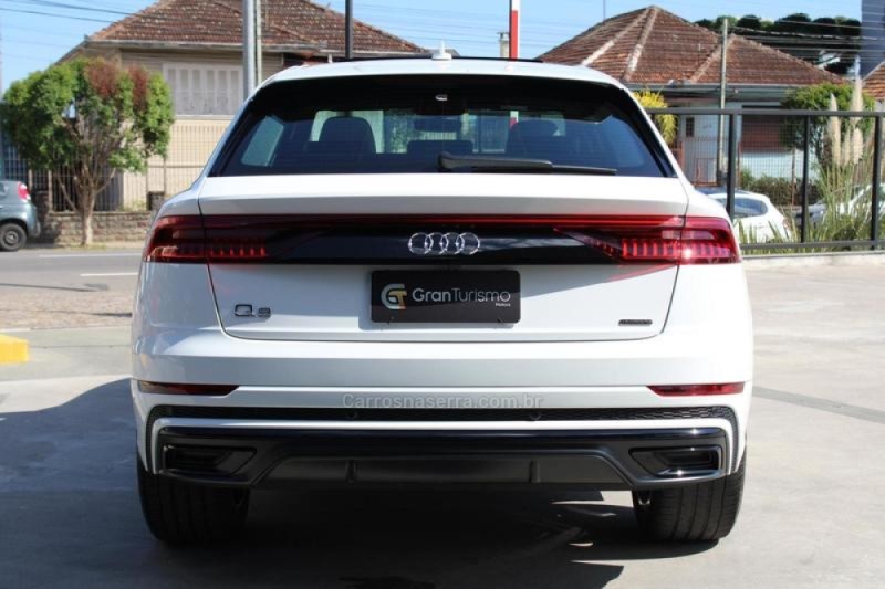 Q8 3.0 TFSI PERFORMANCE BLACK QUATTRO V6 24V GASOLINA 4P S-TRONIC - 2020 - CAXIAS DO SUL