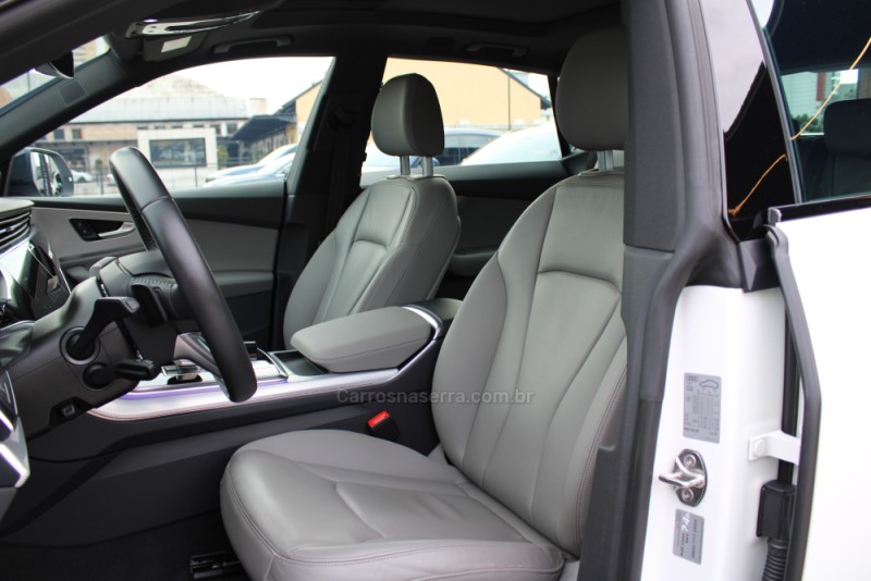 Q8 3.0 TFSI PERFORMANCE BLACK QUATTRO V6 24V GASOLINA 4P S-TRONIC - 2020 - CAXIAS DO SUL