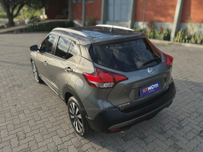 KICKS 1.6 16V FLEX SV PACK PLUS 4P XTRONIC - 2018 - MUçUM