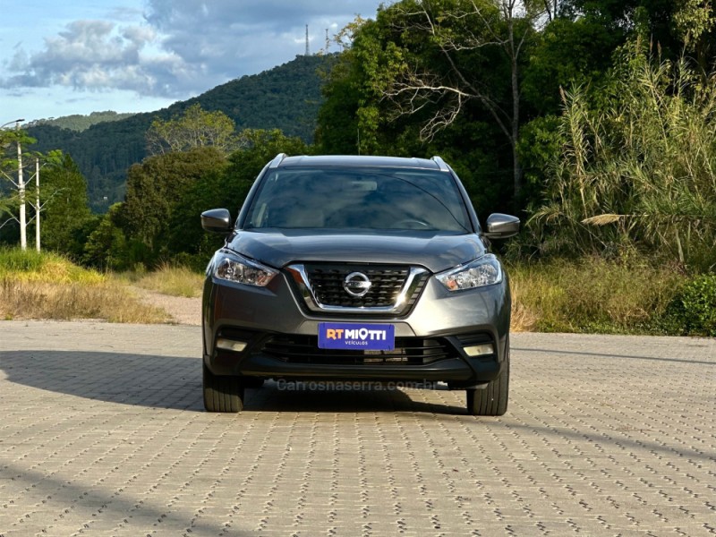 KICKS 1.6 16V FLEX SV PACK PLUS 4P XTRONIC - 2018 - MUçUM