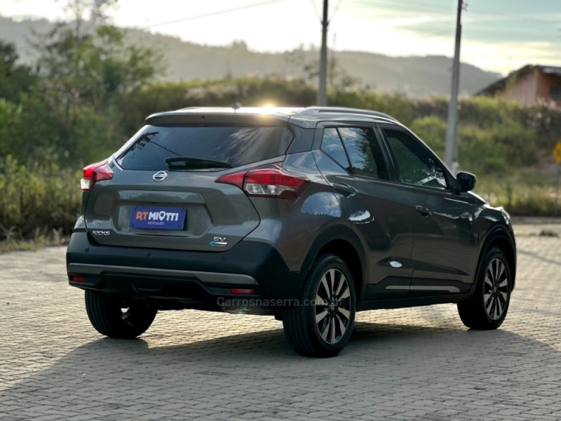 KICKS 1.6 16V FLEX SV PACK PLUS 4P XTRONIC - 2018 - MUçUM