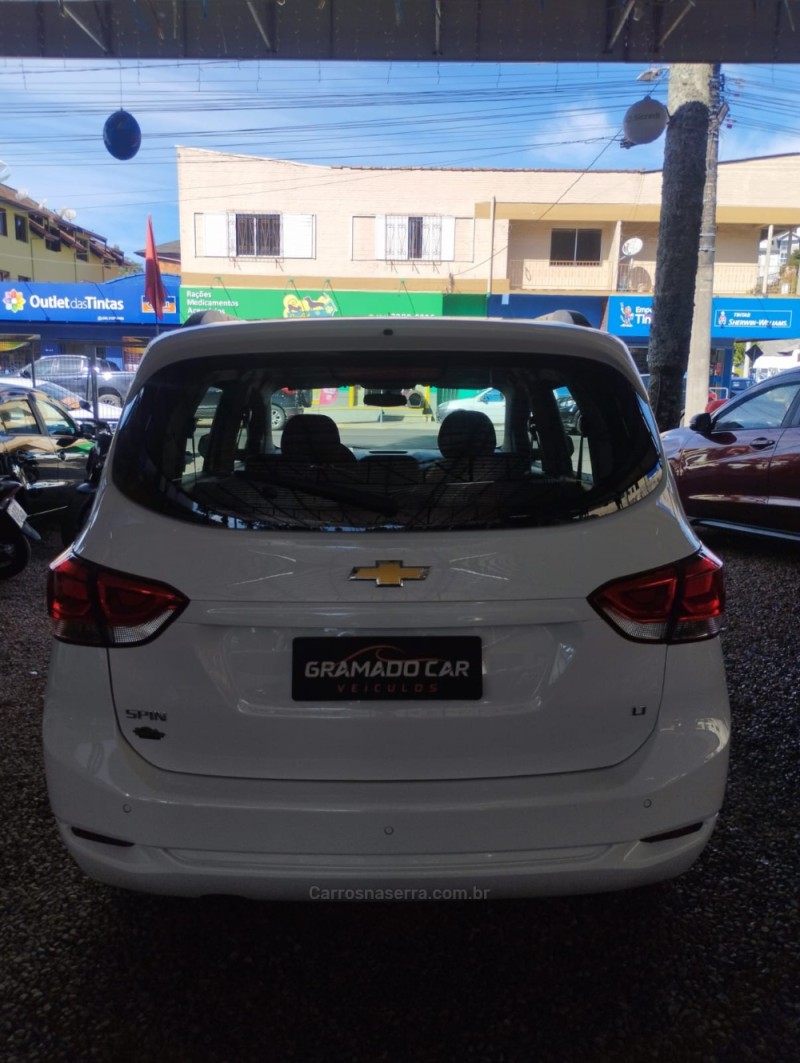 SPIN 1.8 LT 8V FLEX 4P MANUAL - 2019 - CANELA