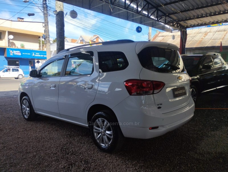 SPIN 1.8 LT 8V FLEX 4P MANUAL - 2019 - CANELA