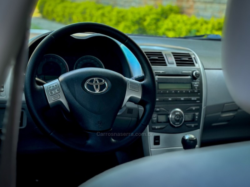 COROLLA 1.8 GLI 16V FLEX 4P MANUAL - 2012 - CAMPO BOM