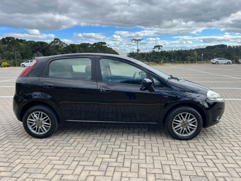 PUNTO 1.8 ESSENCE 16V FLEX 4P MANUAL - 2011 - CAXIAS DO SUL