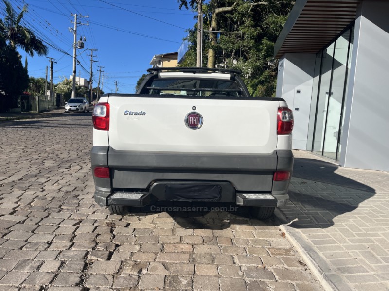 STRADA 1.4 MPI WORKING CE 8V FLEX 2P MANUAL - 2016 - VERANóPOLIS
