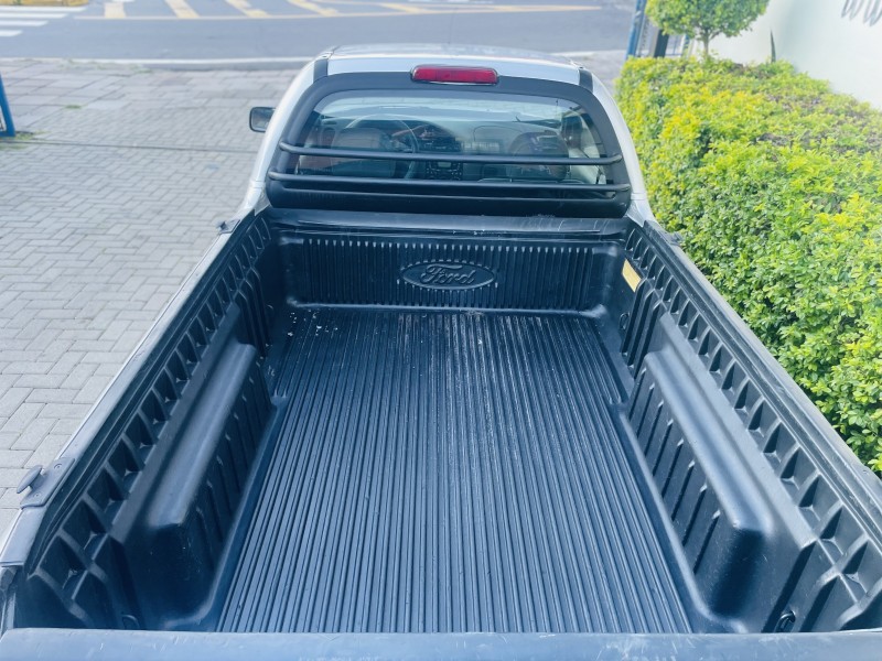 COURIER 1.6 L 8V FLEX MANUAL - 2009 - CAXIAS DO SUL