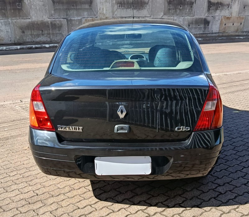 CLIO 1.0 16V FLEX 4P MANUAL - 2002 - PORTãO