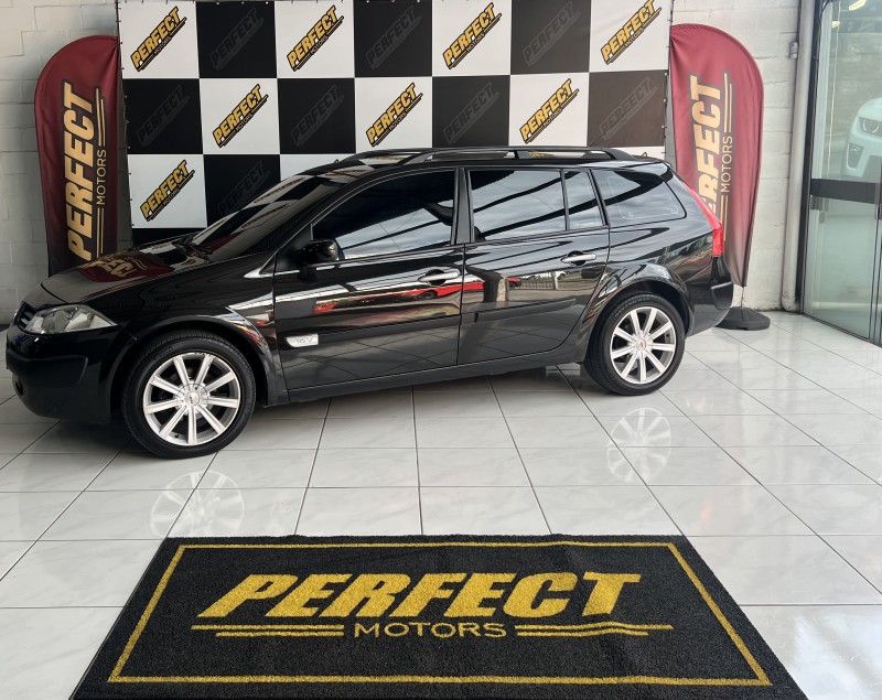 MÉGANE 1.6 DYNAMIQUE GRAND TOUR 16V FLEX 4P MANUAL - 2011 - PORTãO