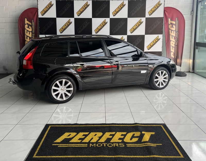 MÉGANE 1.6 DYNAMIQUE GRAND TOUR 16V FLEX 4P MANUAL - 2011 - PORTãO