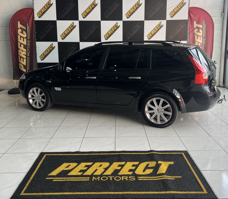 MÉGANE 1.6 DYNAMIQUE GRAND TOUR 16V FLEX 4P MANUAL - 2011 - PORTãO