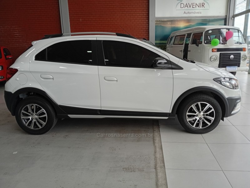 ONIX 1.4 MPFI ACTIV 8V FLEX 4P MANUAL - 2018 - TAQUARA