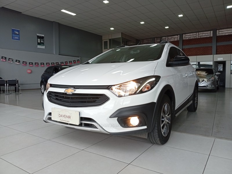 ONIX 1.4 MPFI ACTIV 8V FLEX 4P MANUAL - 2018 - TAQUARA