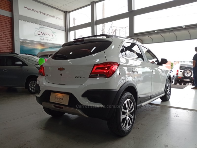 ONIX 1.4 MPFI ACTIV 8V FLEX 4P MANUAL - 2018 - TAQUARA