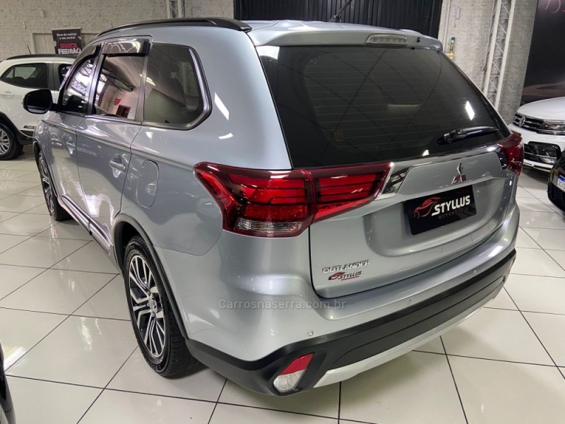 OUTLANDER 2.0 16V GASOLINA 4P AUTOMÁTICO - 2016 - ESTâNCIA VELHA