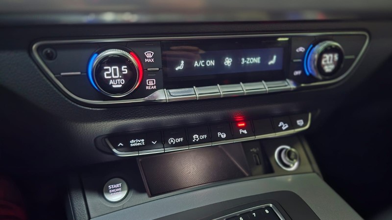 Q5 2.0 TFSI S LINE BLACK QUATTRO S TRONIC GASOLINA 4P - 2020 - CAXIAS DO SUL