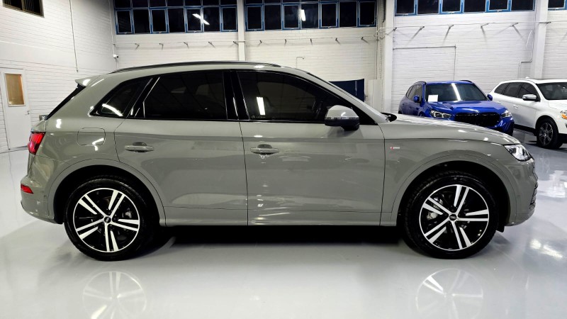 Q5 2.0 TFSI S LINE BLACK QUATTRO S TRONIC GASOLINA 4P - 2020 - CAXIAS DO SUL