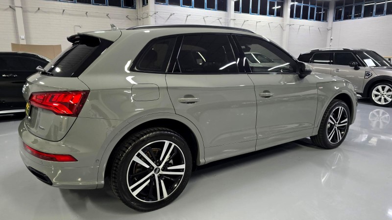 Q5 2.0 TFSI S LINE BLACK QUATTRO S TRONIC GASOLINA 4P - 2020 - CAXIAS DO SUL