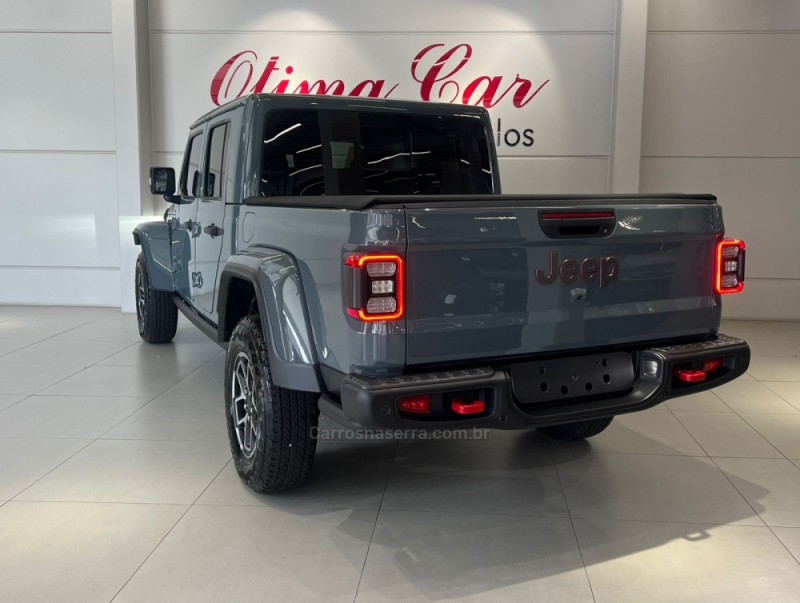 GLADIATOR 3.6 RUBICON V6 4X4 4P GASOLINA AUTOMÁTICO - 2024 - FLORES DA CUNHA