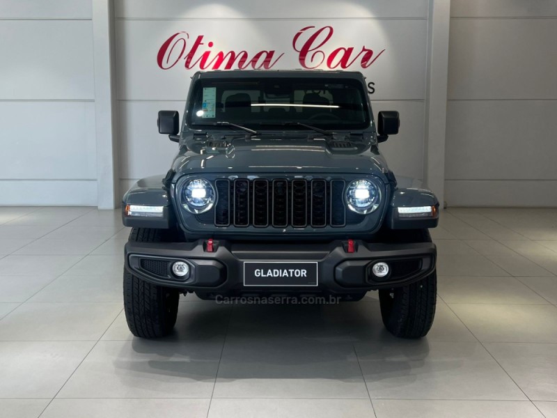 GLADIATOR 3.6 RUBICON V6 4X4 4P GASOLINA AUTOMÁTICO - 2024 - FLORES DA CUNHA