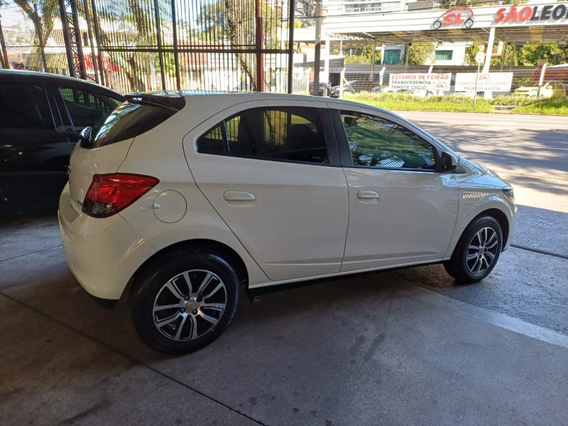 ONIX 1.4 MPFI LT 8V FLEX 4P MANUAL - 2015 - CAXIAS DO SUL