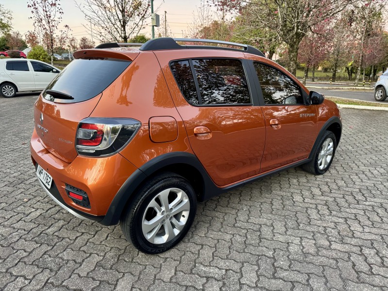 SANDERO 1.6 STEPWAY 8V FLEX 4P MANUAL - 2016 - CAXIAS DO SUL