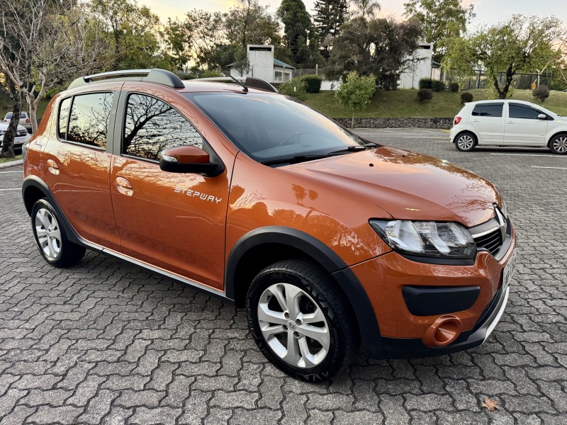 SANDERO 1.6 STEPWAY 8V FLEX 4P MANUAL - 2016 - CAXIAS DO SUL