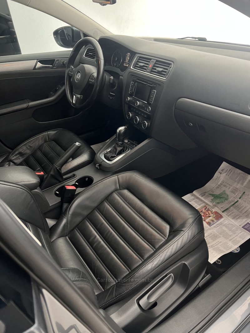 JETTA 2.0 TSI DSG HIGHLINE 200CV GASOLINA 4P AUTOMÁTICO - 2013 - CAXIAS DO SUL