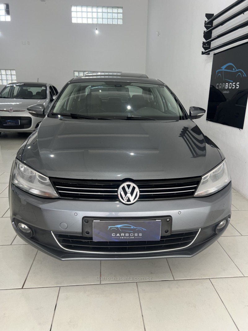 JETTA 2.0 TSI DSG HIGHLINE 200CV GASOLINA 4P AUTOMÁTICO - 2013 - CAXIAS DO SUL