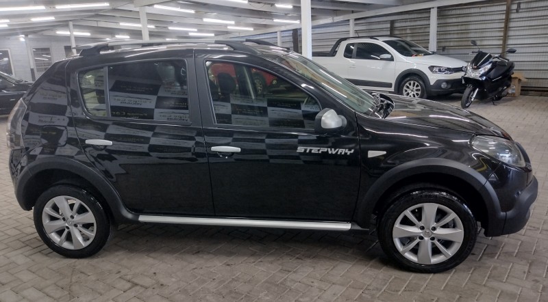 SANDERO 1.6 STEPWAY 8V FLEX 4P MANUAL - 2013 - CAXIAS DO SUL